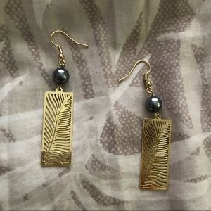 Tahitian Pearl earrings brand new